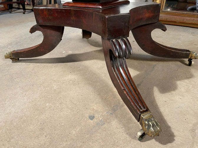 photo furniture Early Antique Georgian George II Flame Mahogany Breakfast Table Circa 1740