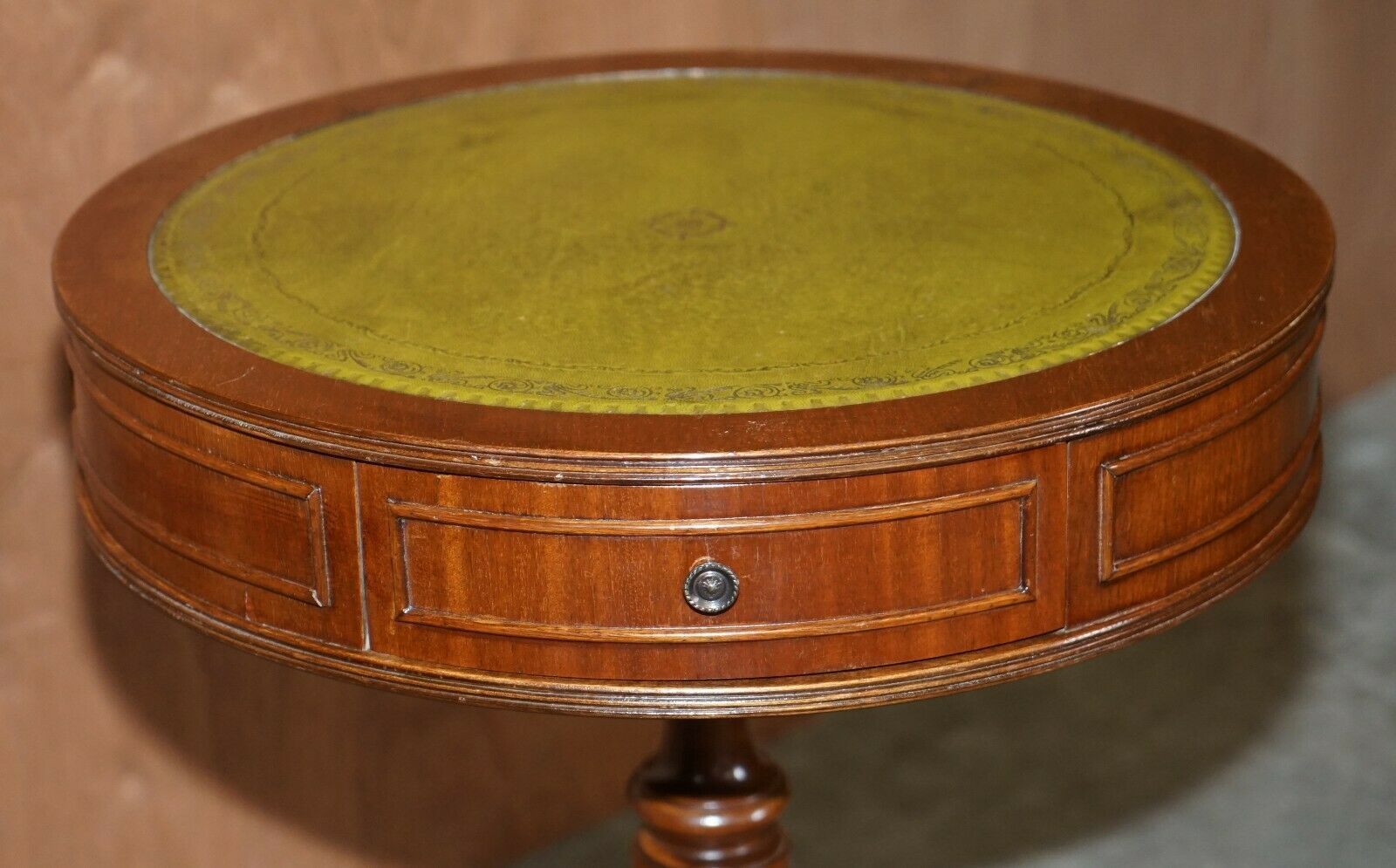photo furniture Lovely Regency Vintage Mahogany & Green Leather Twin Drawer Side End Table