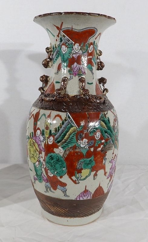 photo vintage Pair Of Nanking Porcelain Vases, China   Late 19th Century