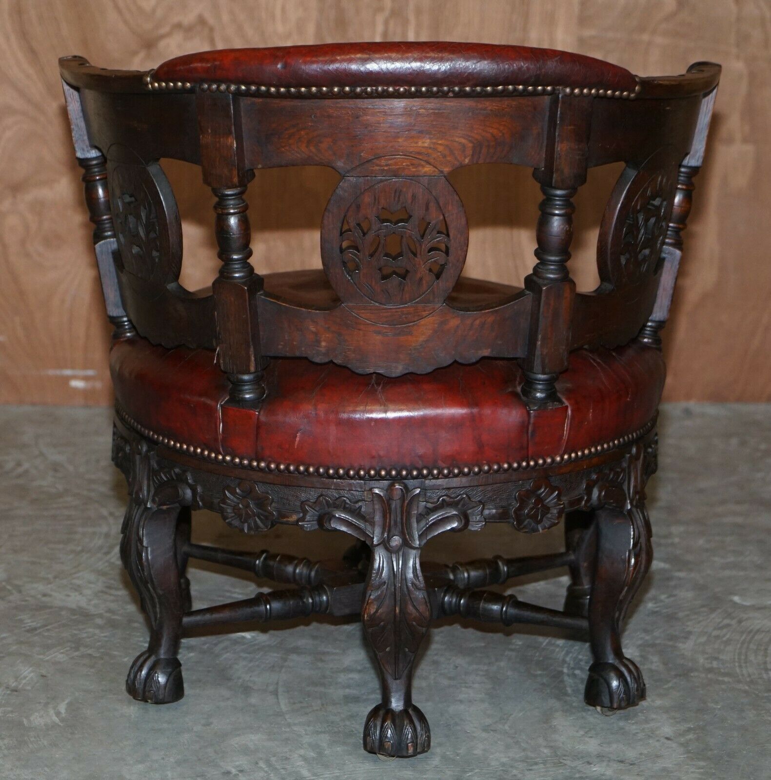 photo furniture Antique Carved Victorian Oxblood Leather Burgermeister Chair 17th Century Design