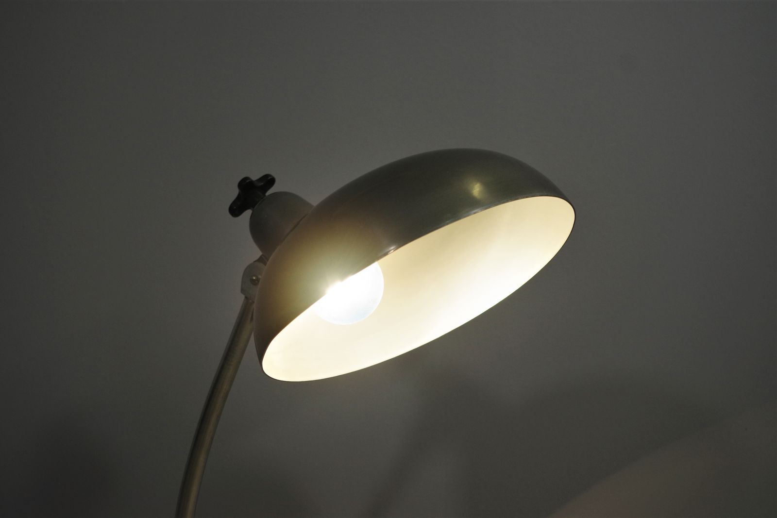 photo for sale Lampada Da Tavolo In Alluminio, Anni '50, Alluminio