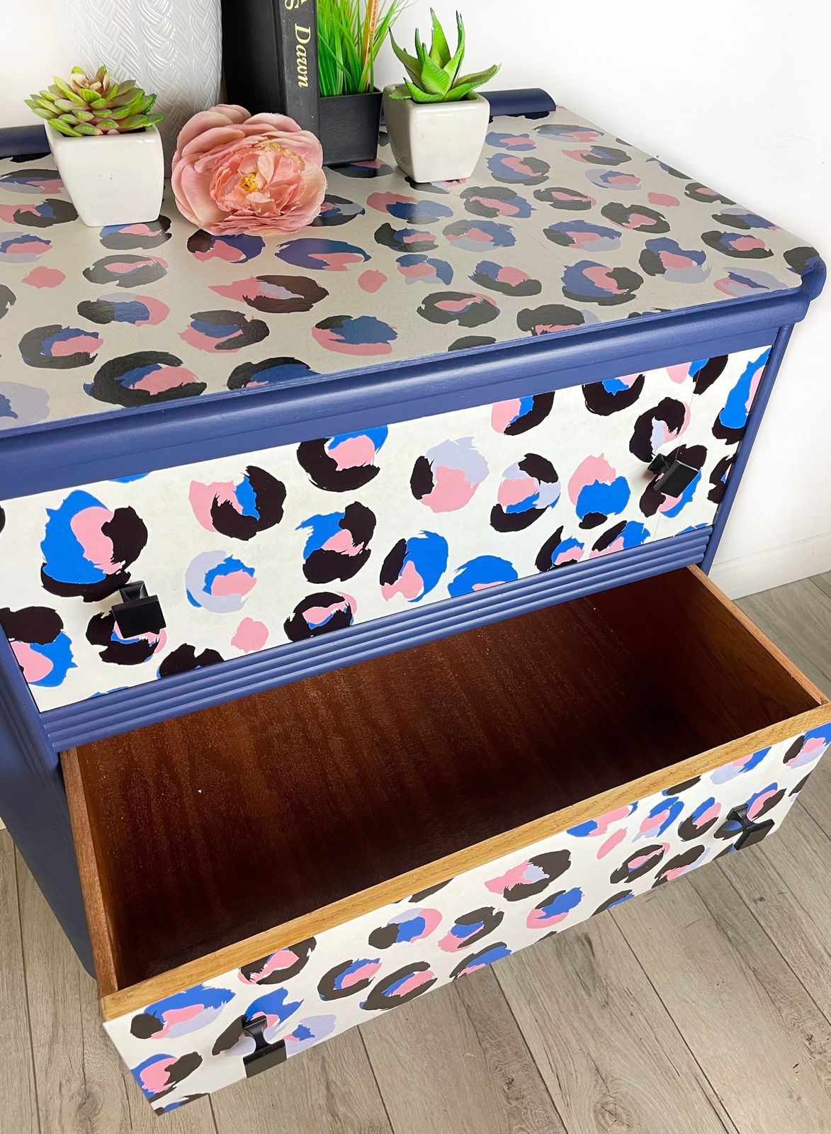 photo furniture Blue And Pink Leopard Chest Of Drawers
