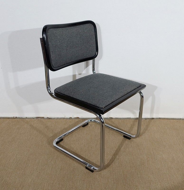 photo furniture Pair Of Cesca B32 Chairs By M. Breuer, 20th Century