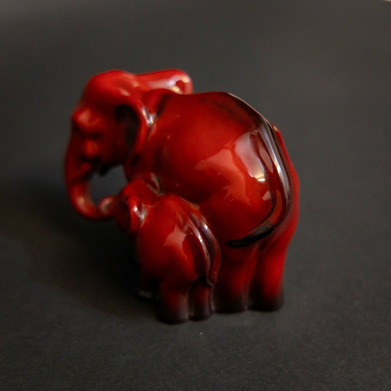 photo furniture Royal Doulton Flambe Elephant And Young