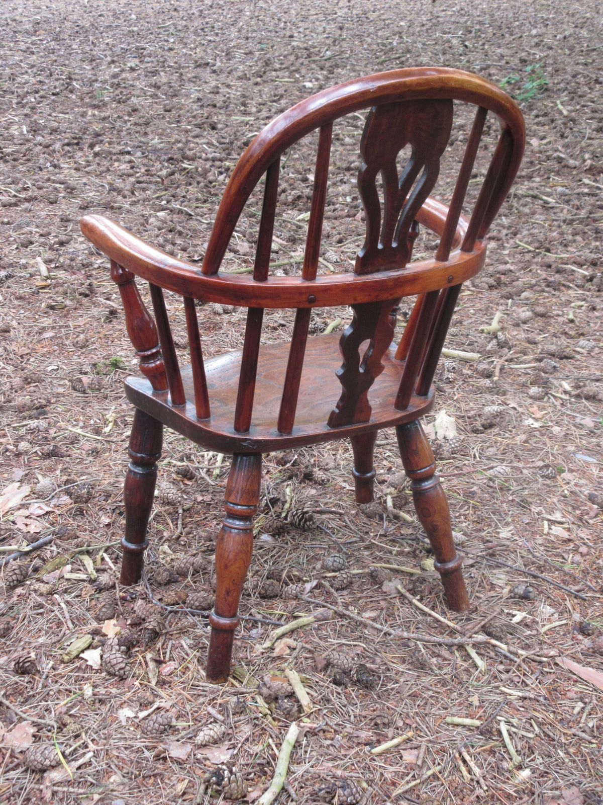 photo furniture 19th Century Yew Wood Childs Windsor Chair, Circa 1810   1840