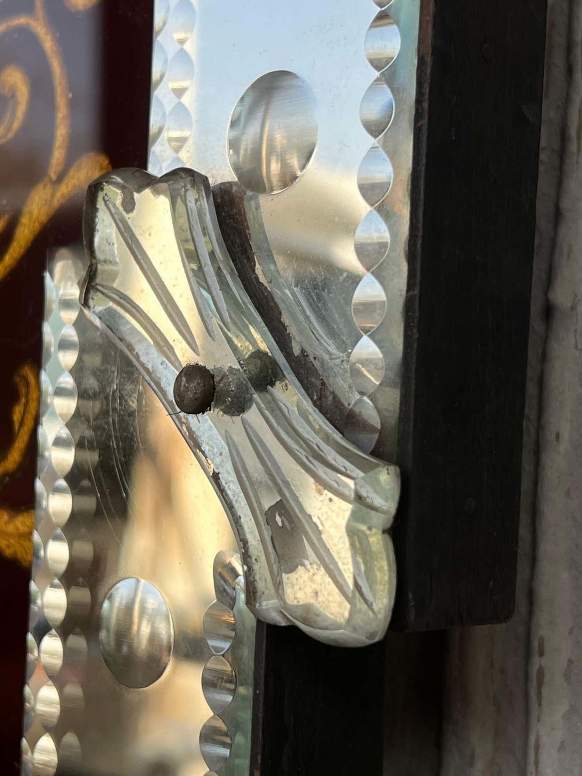 1880 1900 Venetian Mirror With Pediment Garnet Glass Adorned With Flowers photo vinterior