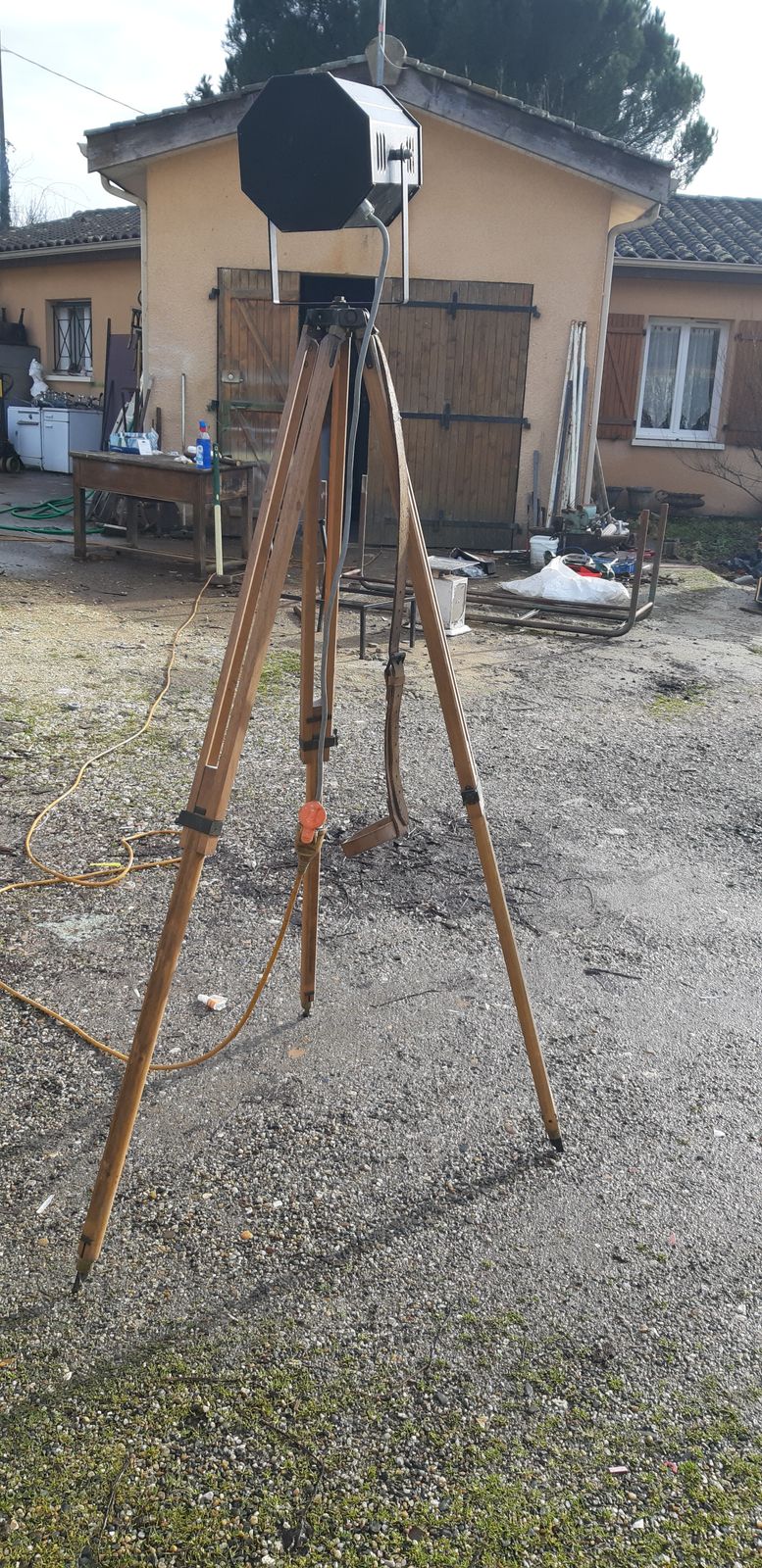 229.4 Industrial Design Lamp Cinema Spot On Army Oak Tripod photo