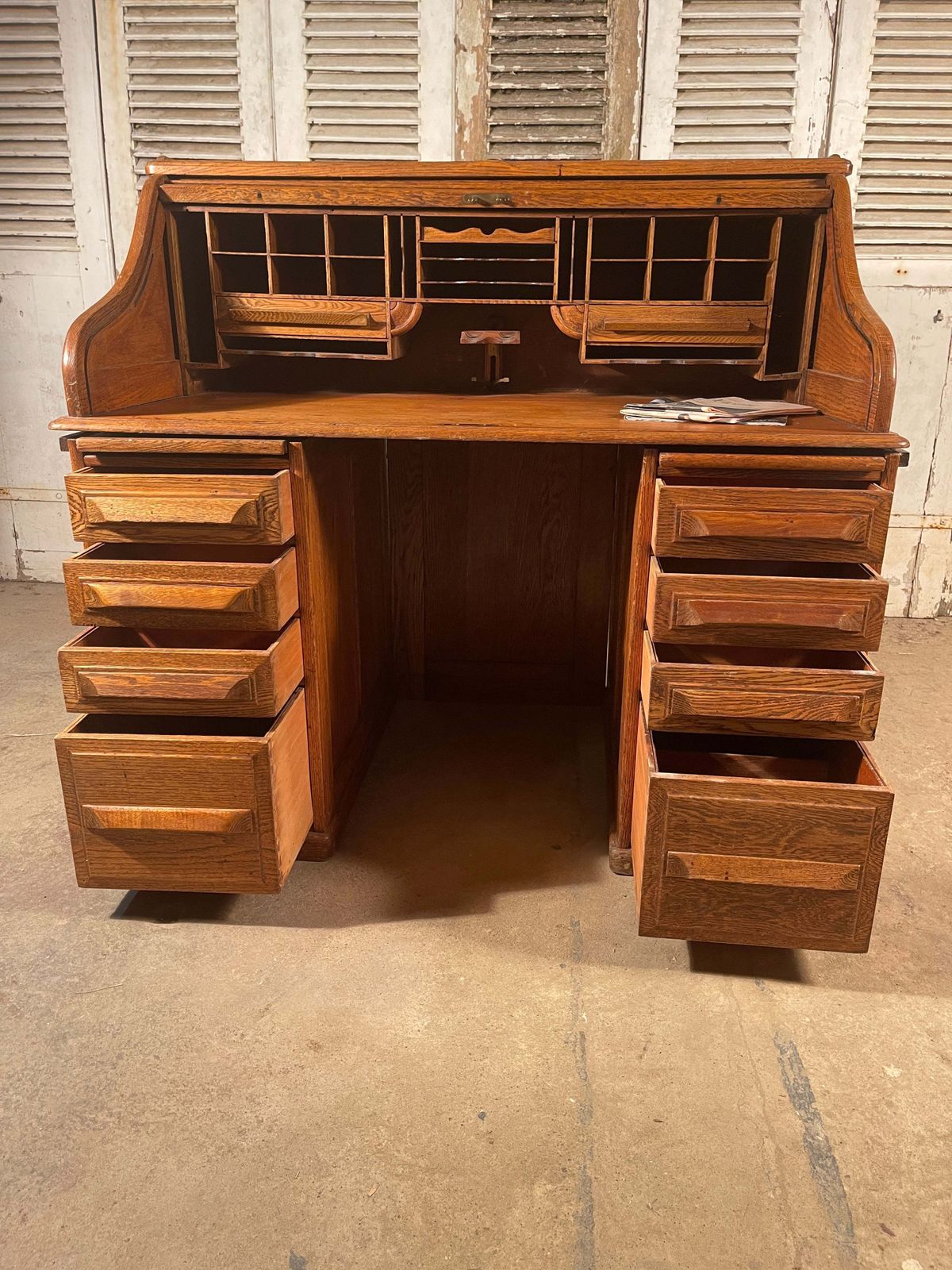 photo vinterior Rare Antique American Cutler & Sons Roll Top Oak Desk Circa 1880