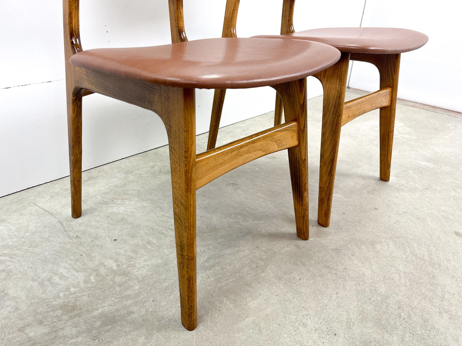 Wooden Retro Chairs With Brown Leatherette photo 59.0