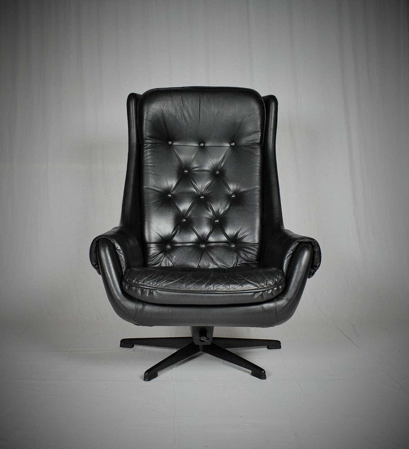 Design Scandinavian Leather Armchair / Lounge Chair By Peem, 1970s photo 677.0