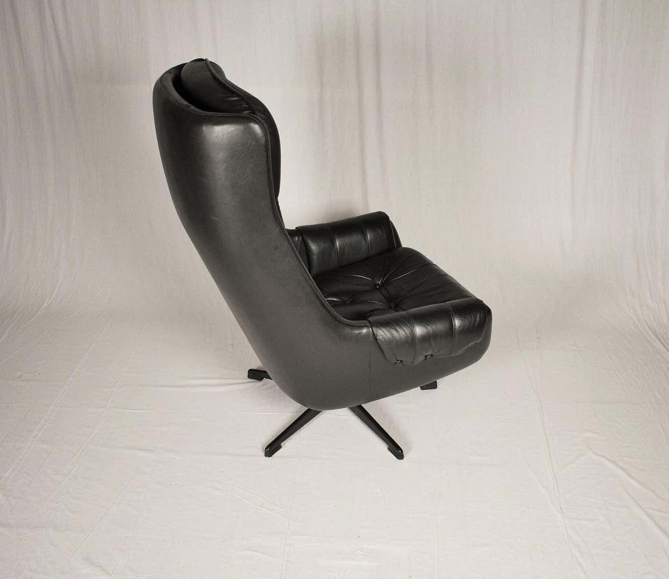 Design Scandinavian Leather Armchair / Lounge Chair By Peem, 1970s photo vintage