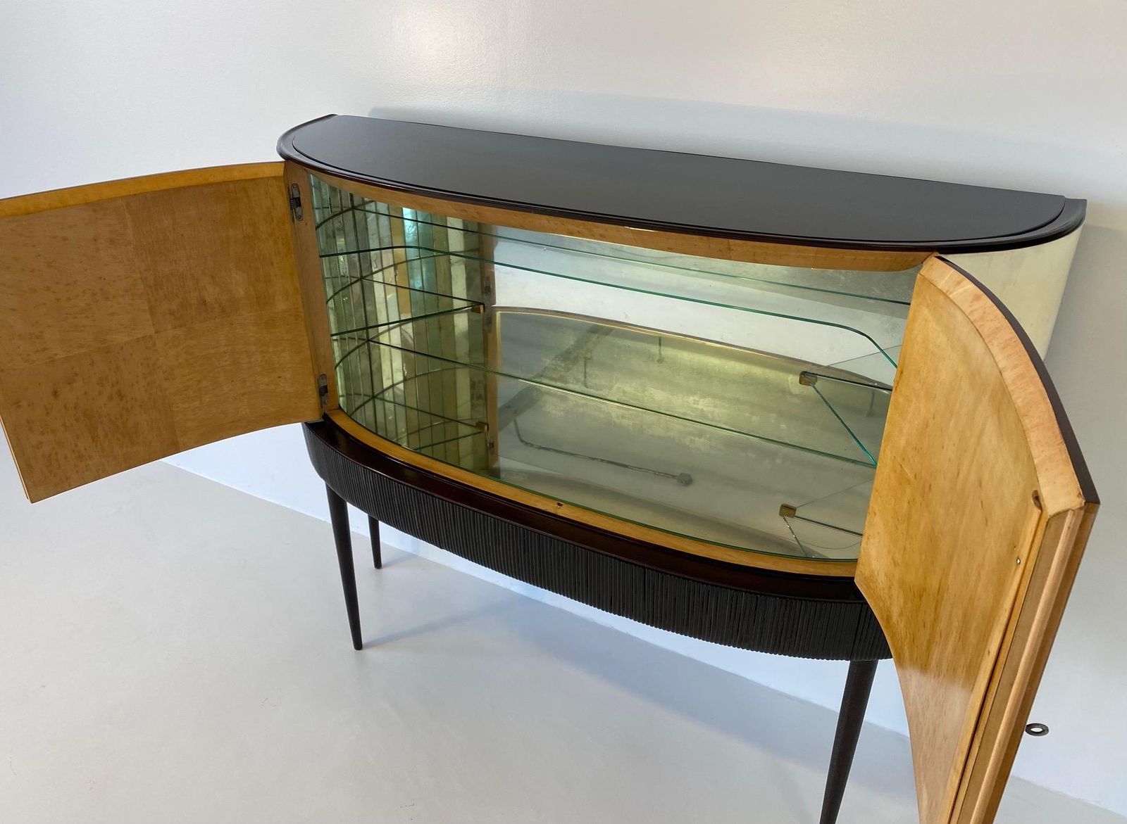 photo vintage Italian Art Deco Bar Cabinet In Parchment With Inlays Signed By Anzani 1930s