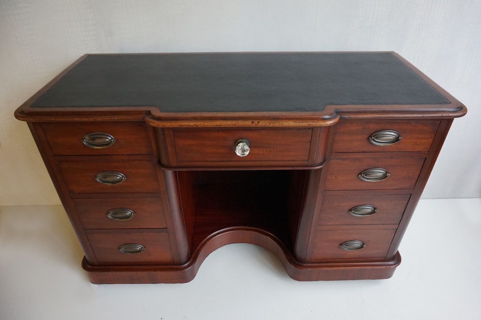 photo furniture Antique Mahogany Desk Or Dressing Table