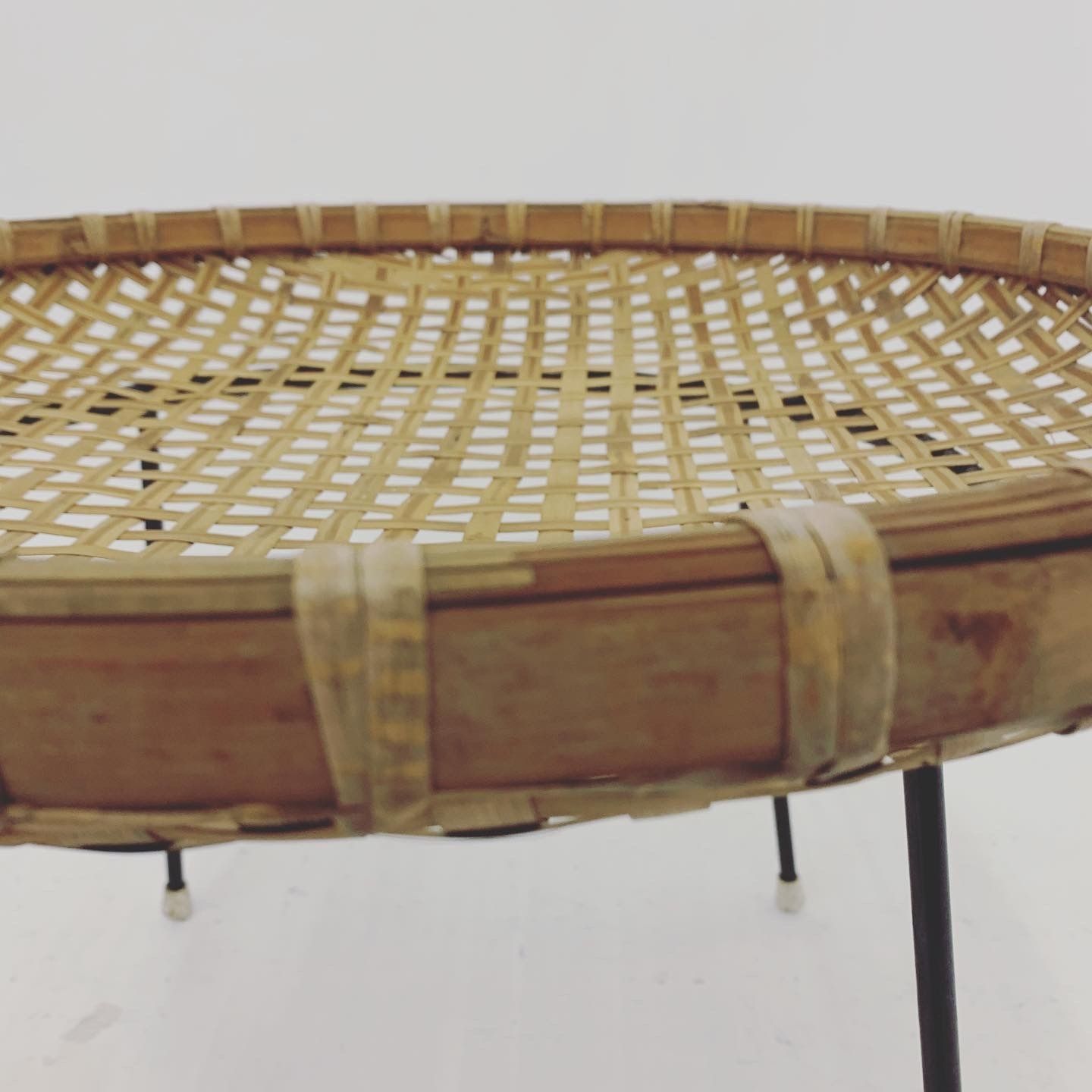 Artimeta Basket Tijdschriftenrek, Ca. Jaren 1950 photo vinterior