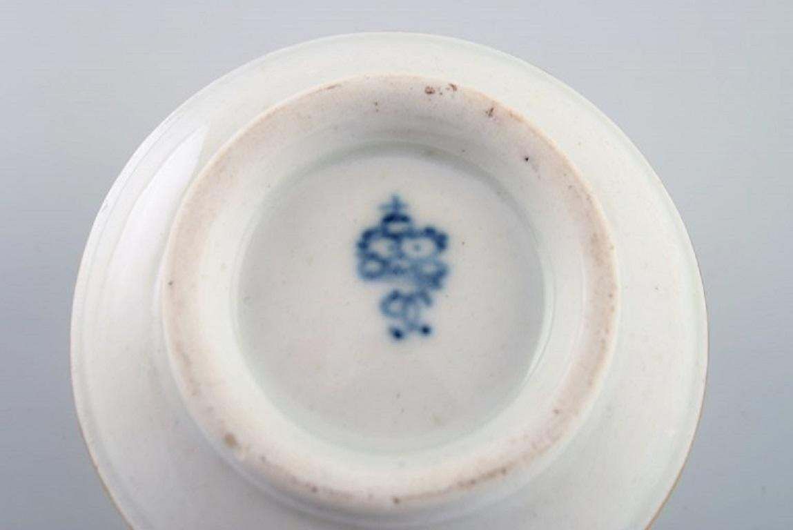 Antique German Sugar Bowl In Hand Painted Porcelain With Flowers And Gold Edges photo 225.0