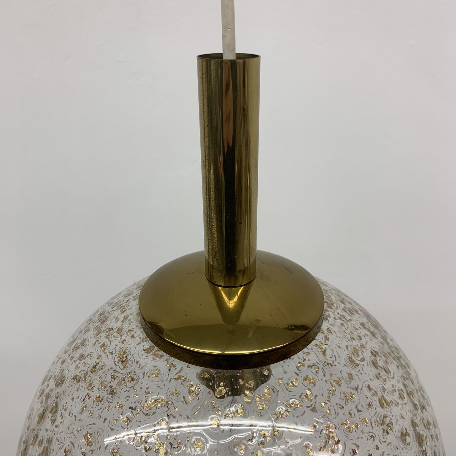 Mid Century Design Glazen Bolhanglamp Met Goudvlokken, Jaren 1970 photo Verlichting
