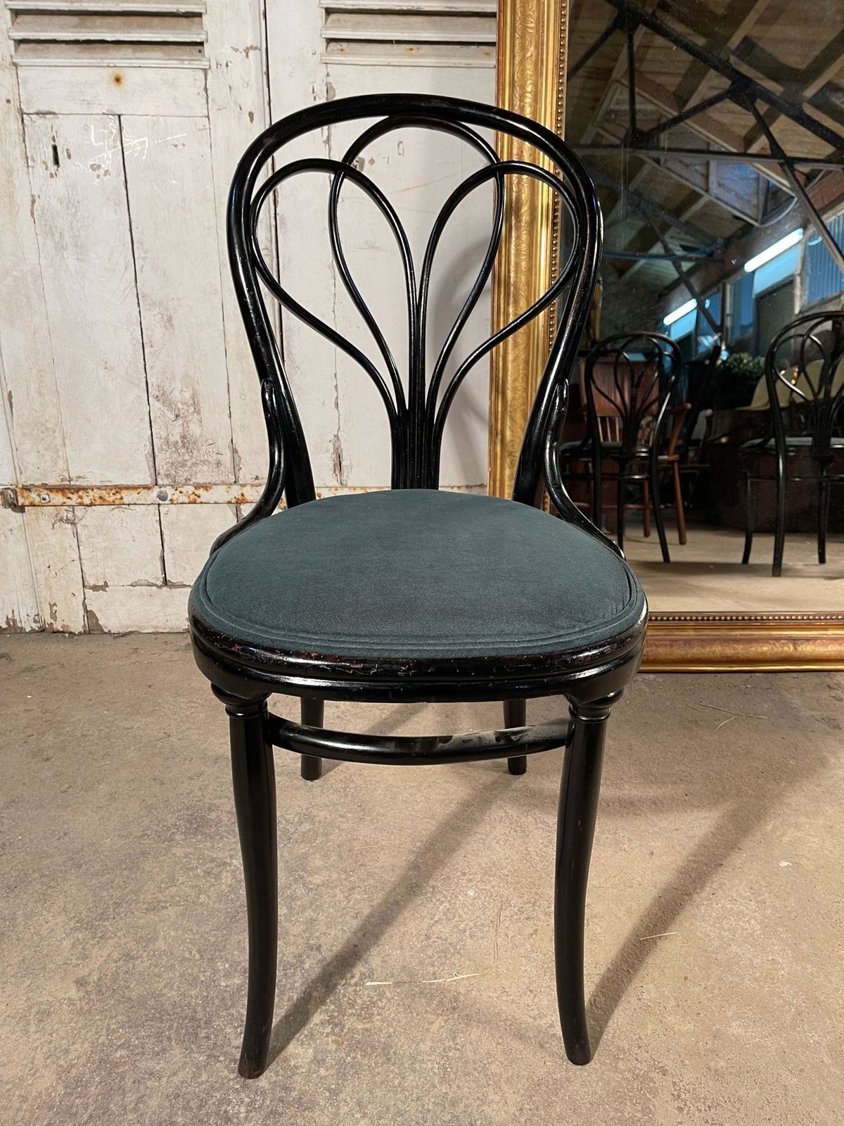 A Set Of Four Rare Original Design Ebonised Antique Thonet Bentwood “Chair 25” Angel Back Dining Chairs Circa 1865 photo Furniture