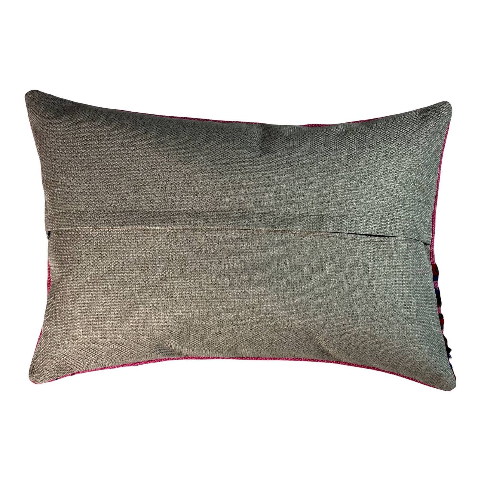 16’x24′ Vintage Anatolian Kilim Cushion Cover, Türkisch Kelim Kissenbezug 40×60 Cm photo for sale