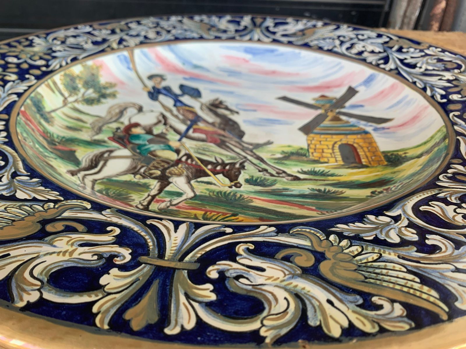 Plat décoratif espagnol représentant Don Quichotte, XIXe siècle photo Décoration