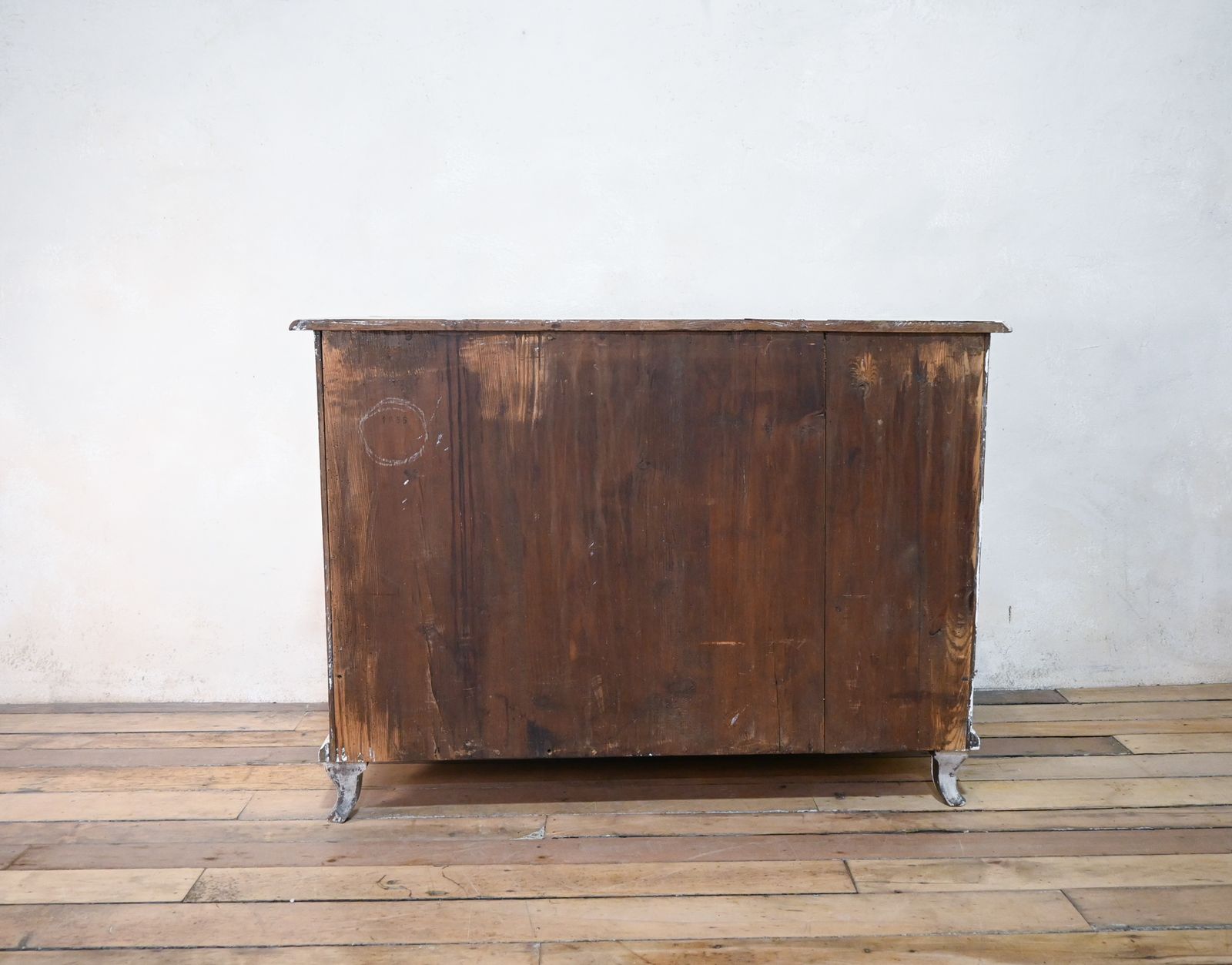 photo vinterior 19th Century German Rococo Serpentine Painted Commode