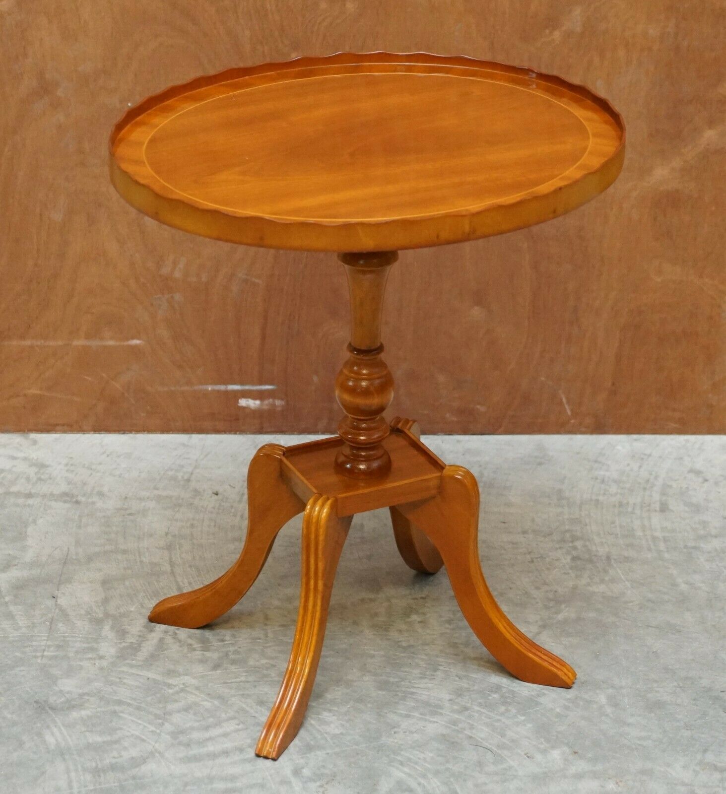 Sublime Mahogany Wood Beresford & Hicks Side End Lamp Table With Gallery Rail photo furniture