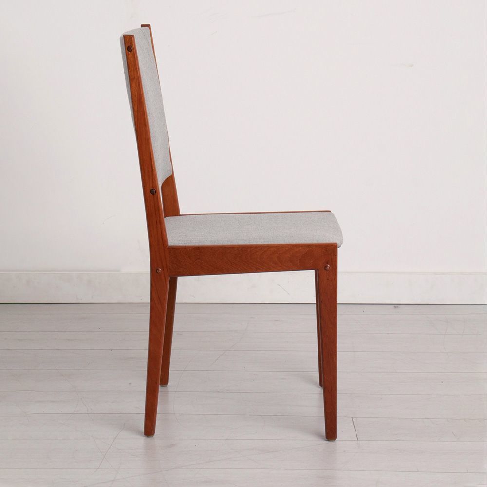 Set Of 8 Midcentury Teak Chairs By Johannes Andersen C.1960s photo Furniture