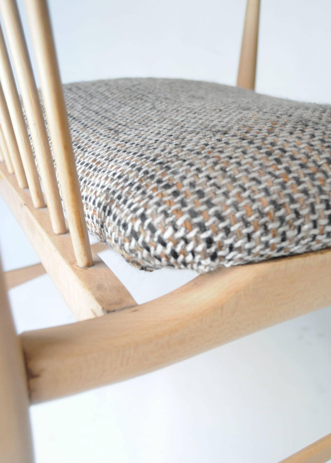 Mid Century Modern Beige Beechwood American Armchair, United States, 1950 photo vinterior