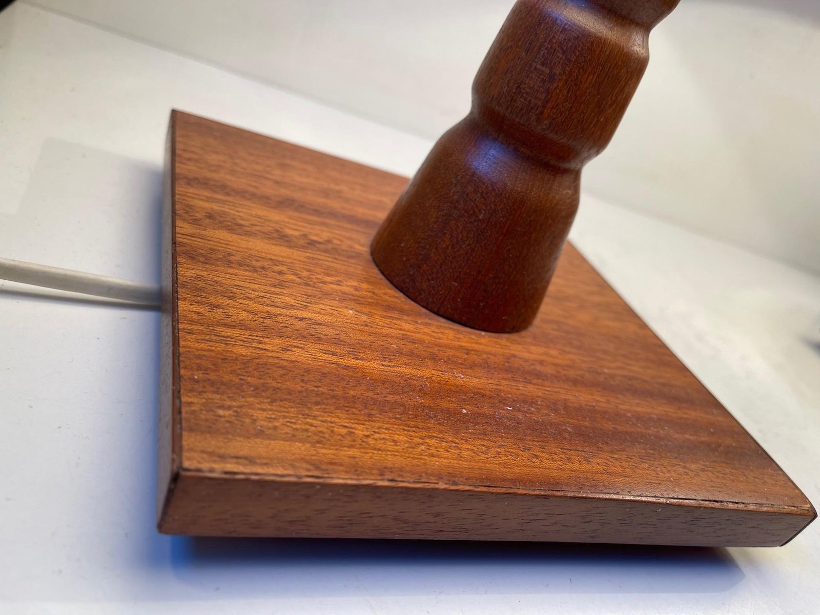 Scandinavische Mid-Century tafellampen in teak photo 662.0