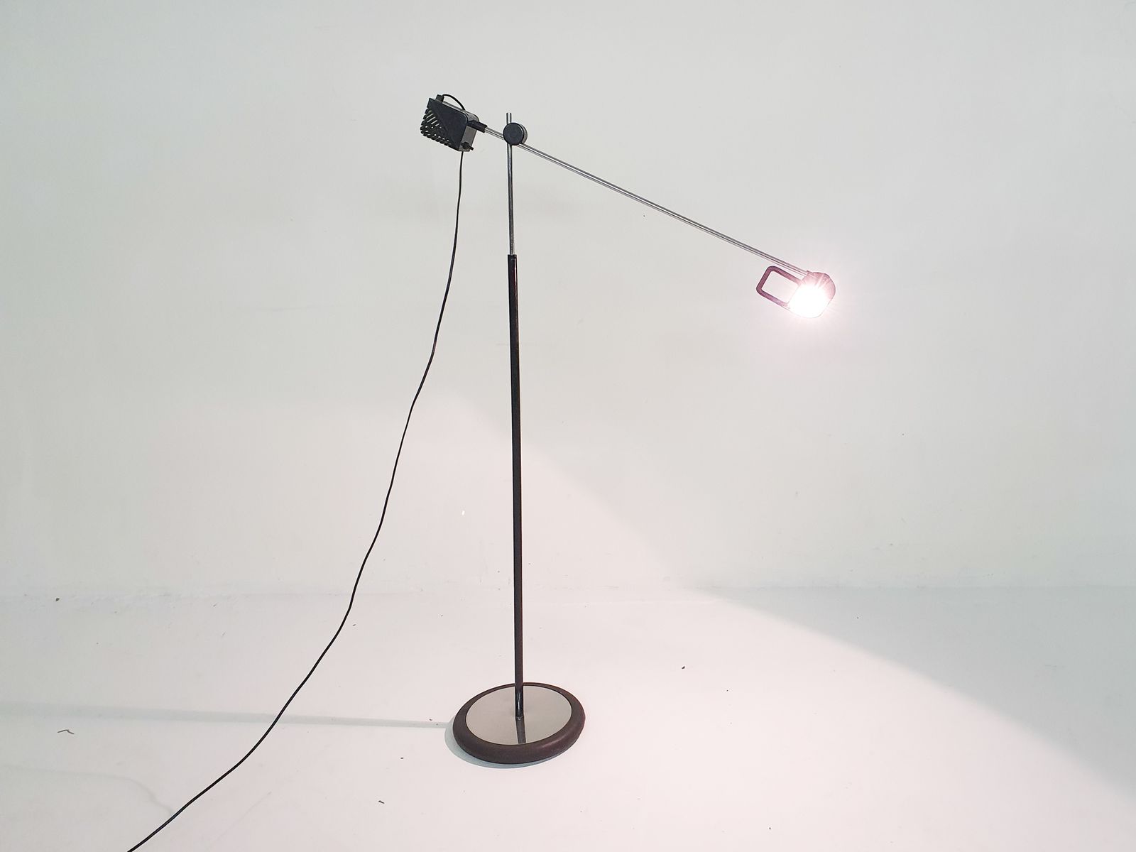 Maniglia Floor Light By De Pas, D'urbino And Lomazzi For Stilnovo, Italy 1970's photo furniture