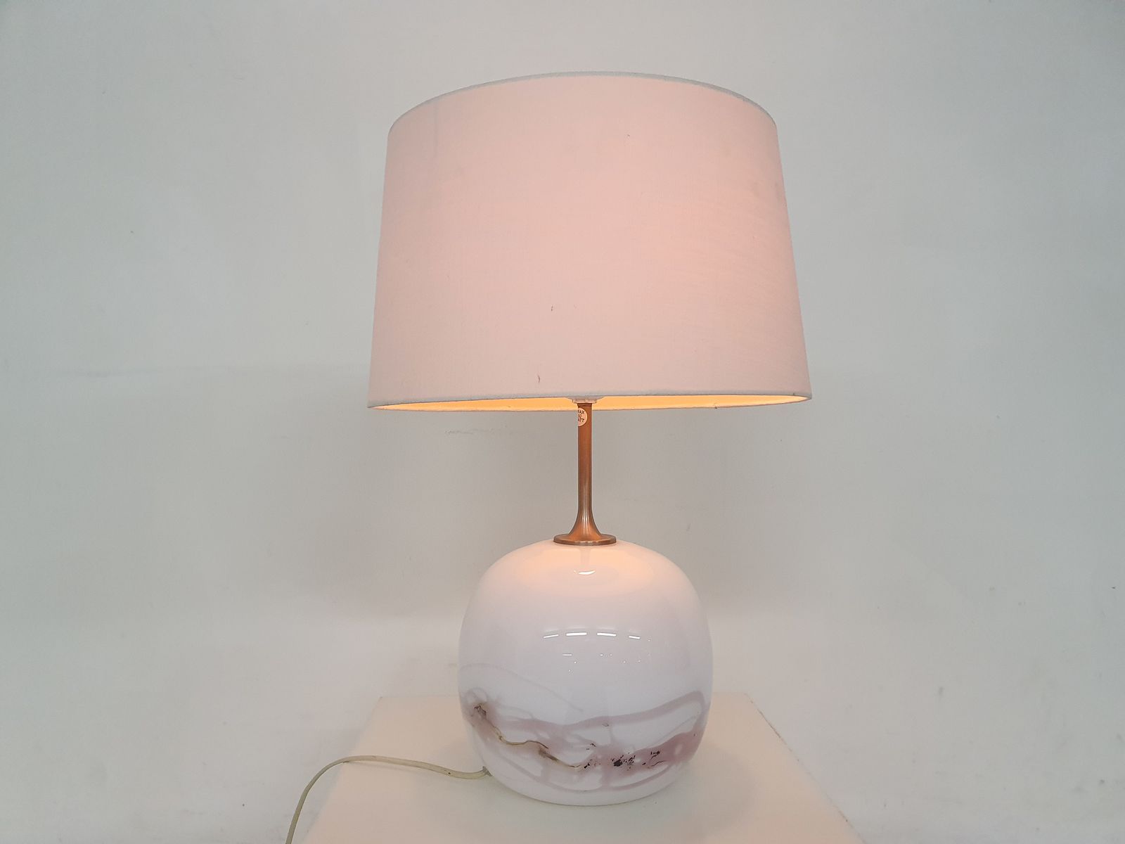 Michale Bang "Sakura" Glazen Tafellamp Voor Holmegaard, Denemarken, Ca. Jaren 1980 photo furniture