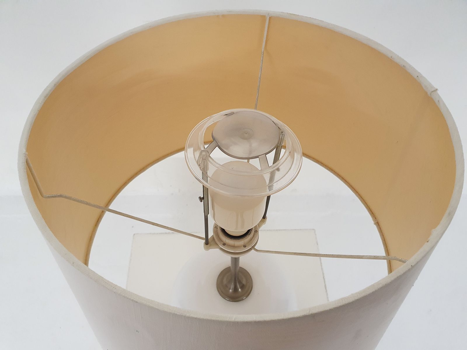 photo furniture Michale Bang "Sakura" Glazen Tafellamp Voor Holmegaard, Denemarken, Ca. Jaren 1980