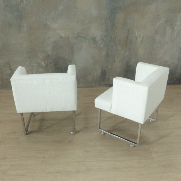photo vinterior Four Vintage Upholstered Chairs With Chrome Feets. 1960   1969