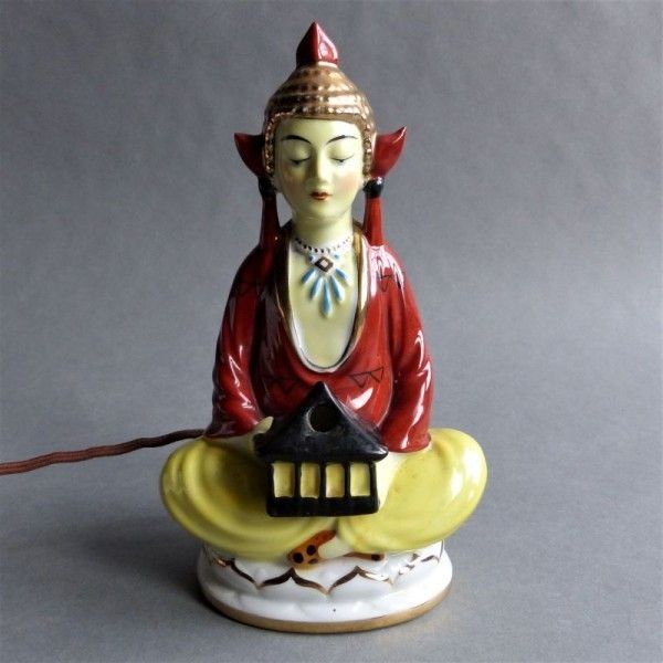 Art Deco Porcelain Smoke Eater. 1930   1935