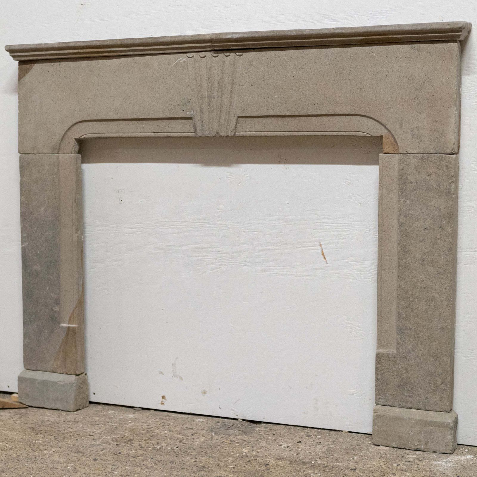 photo vinterior Rare Antique Queen Anne Stone Fireplace Surround