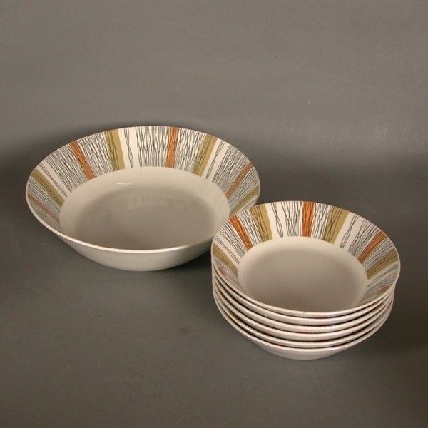 301.0 Lot Of Midwinter Porcelain. David Queensberry. England. 1962. photo