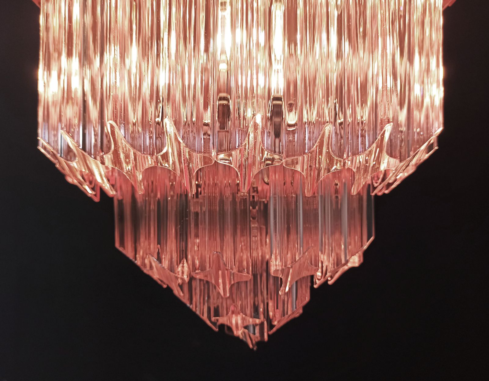 Murano Glass Chandelier    112 Pink Quadriedri photo furniture