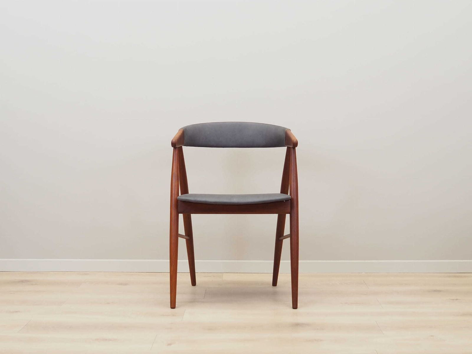 2639.0 Set Of Four Teak Chairs, Danish Design, 1960s, Designer: Ejner Larsen & Aksel Bender Madsen photo
