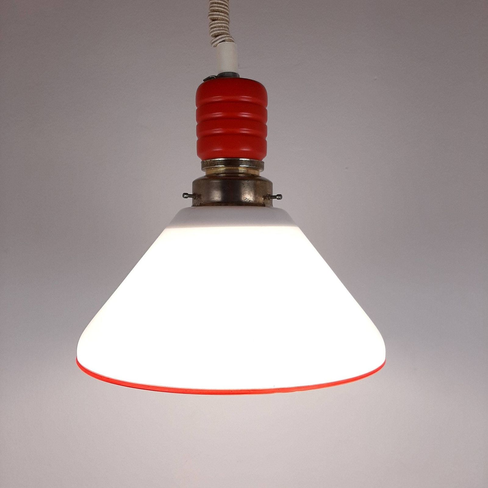 Retro Pendant Lamp Italy 70s Glass Wood Red&White Farmhouse Cottage Mcm Vintage Lighting Retro Home Decor photo Lighting