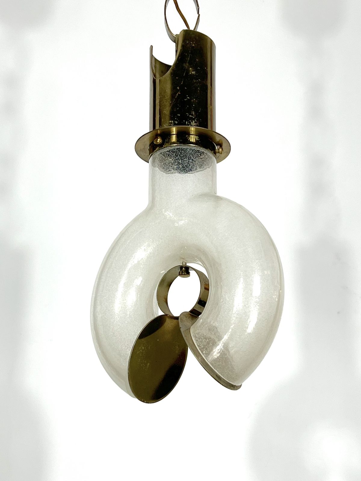 photo vinterior Mid Century Modern Brass And Pulegoso Chandelier By Carlo Nason