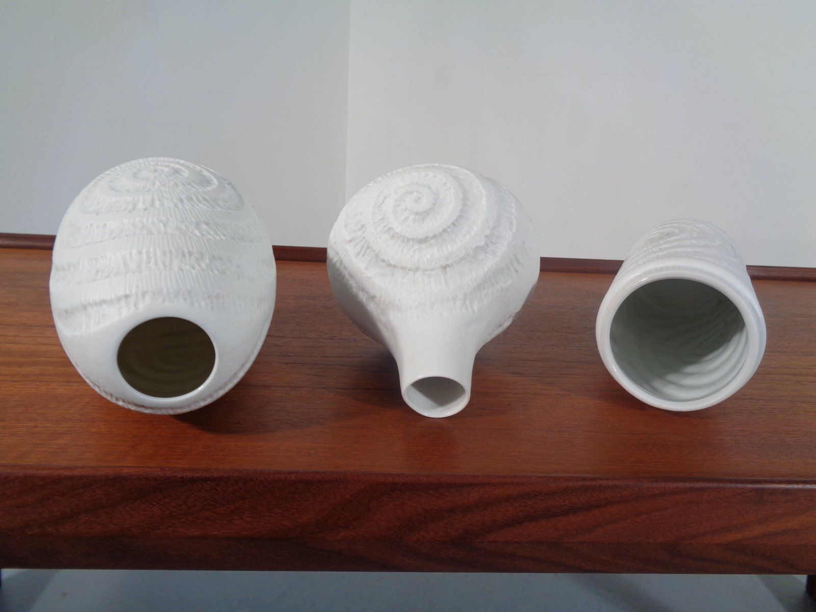 Mid Century Op Art Vases From Royal Kpm, 1960s, Set Of 3 photo vinterior