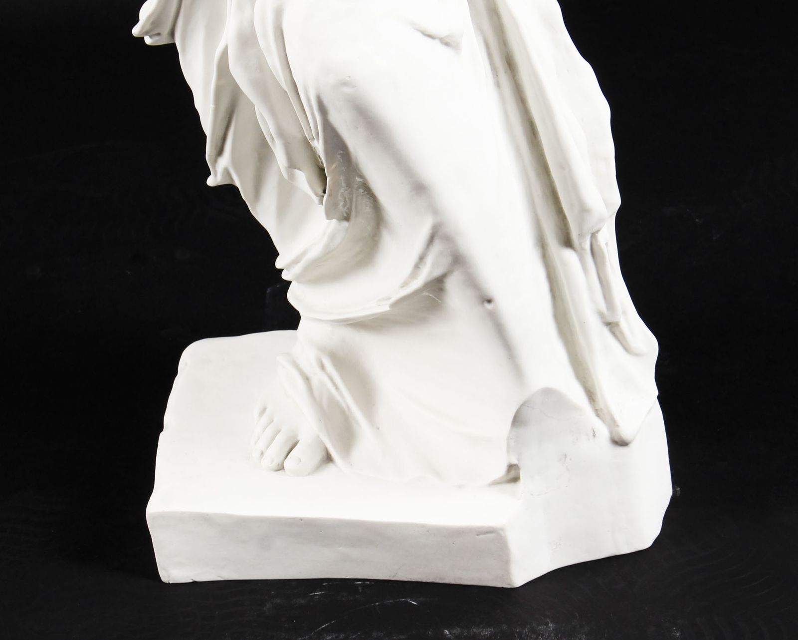 photo furniture Stunning Composite Marble Statue Of Venus De Milo Late 20th Century