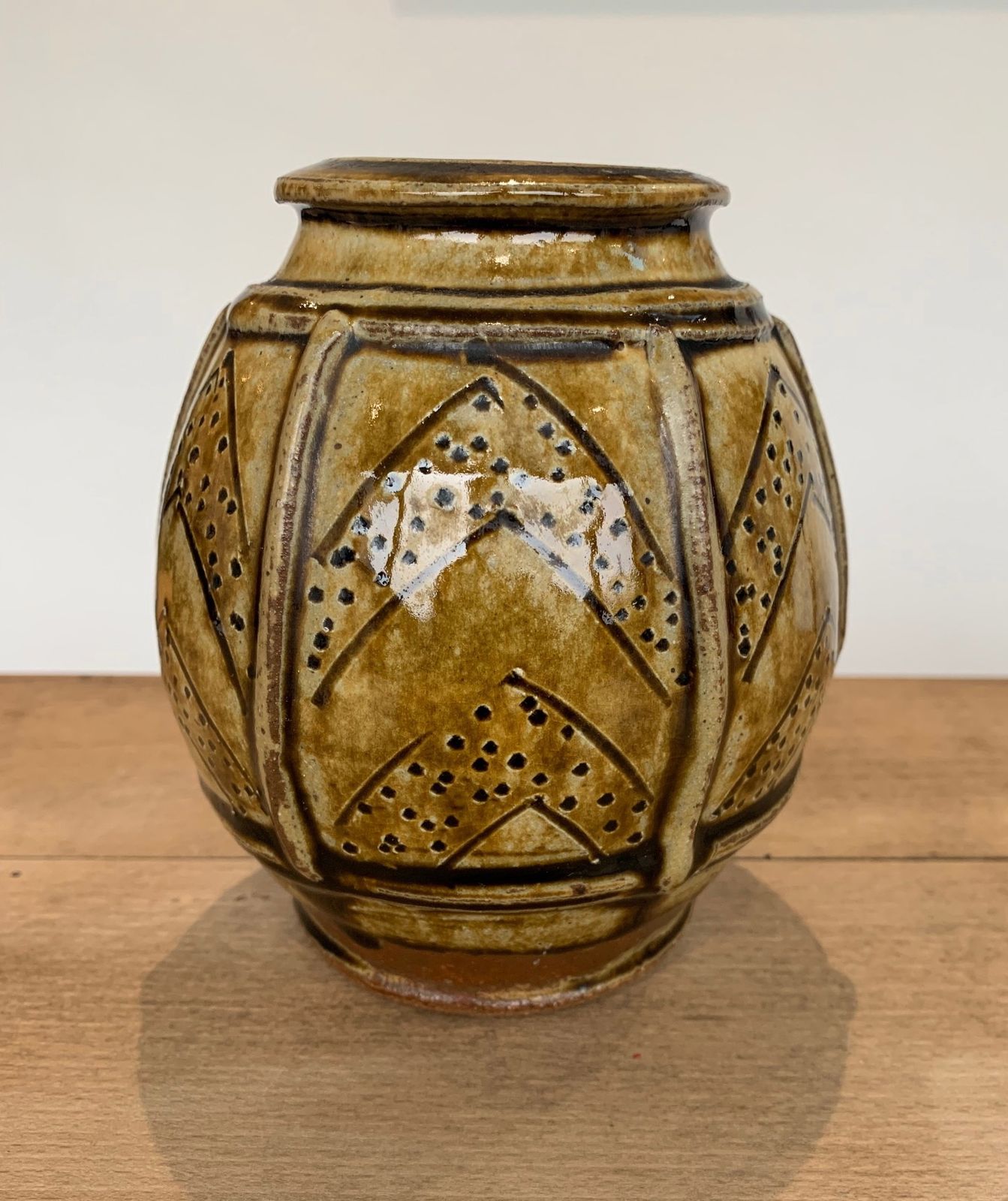 Superb Mike Dodd (British B.1943)  Facetted Studio Pottery Vase Decorated With Chevron Motif Design photo furniture