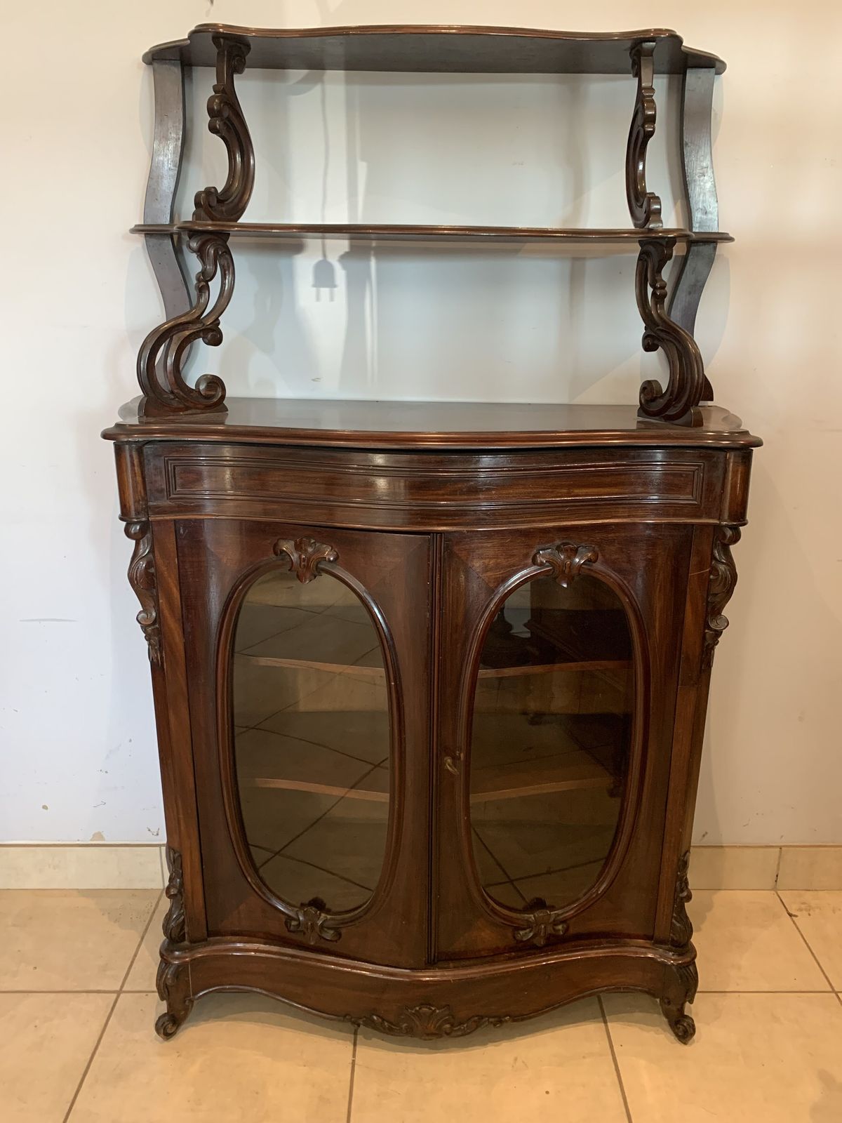 Louis Philippe Dresser In Mahogany And Veneer, 19th Century photo 716.8