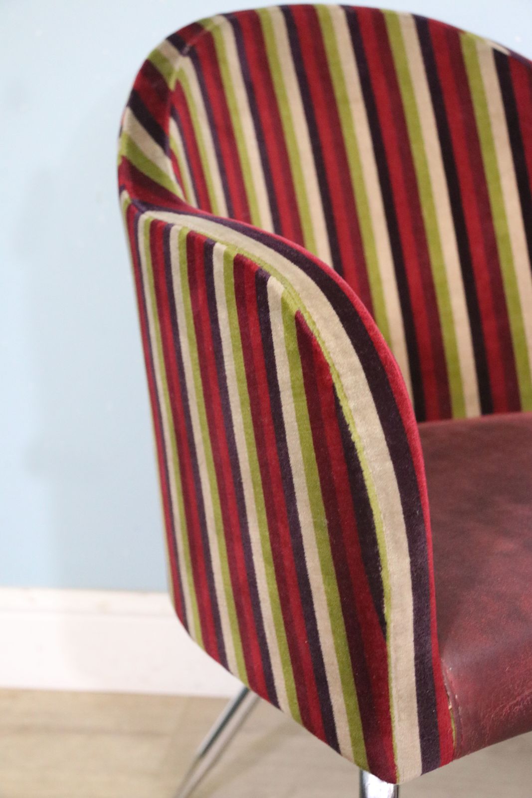 Furniture A Lovely Set Of 4 Vintage Striped Upholstery And Chrome Framed Bow Back Tub Chairs photo