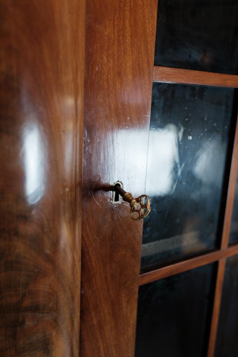 Antique North German Corner Cabinet In Late Empire In Polished Mahogany From The 1840s. photo buy