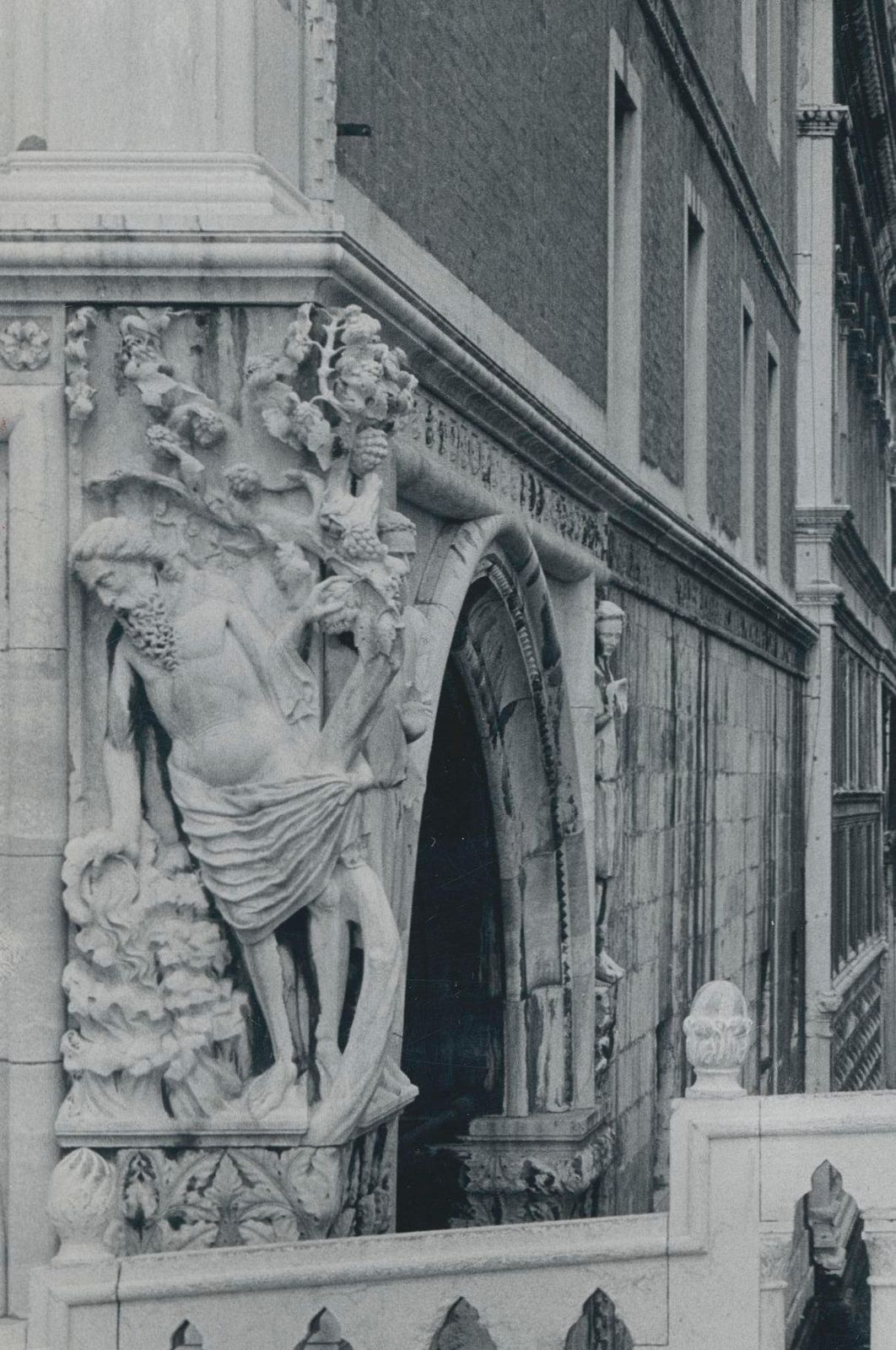 Erich Andres Venice People Looking At "Bridge Of Sighs", Italy, 1950s photo Art