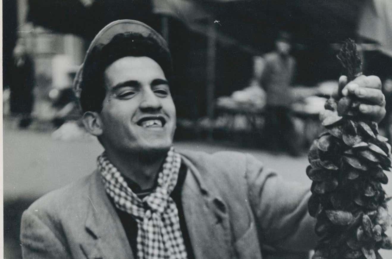 Erich Andres Man, Market, Street Photography, Silver Gelatine Print, Italy 1950s photo furniture