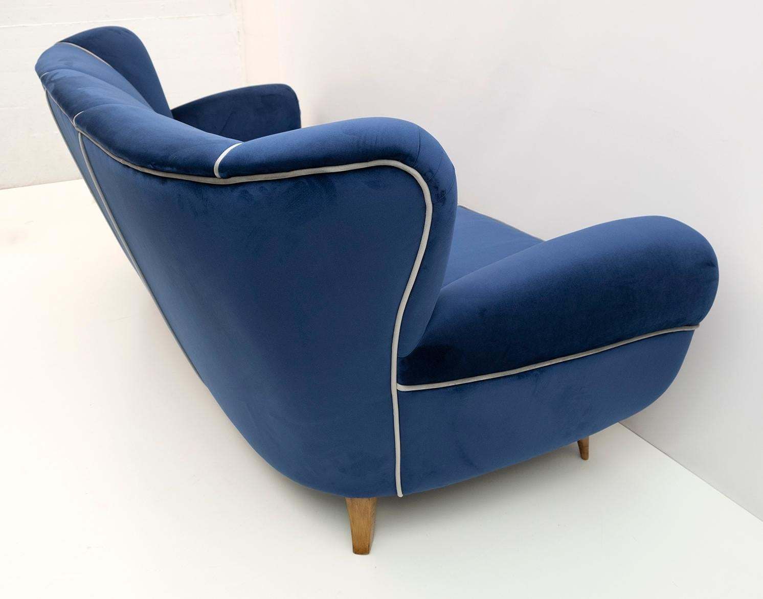 photo for sale Guglielmo Ulrich Art Deco Italian Velvet Sofa, 1940s