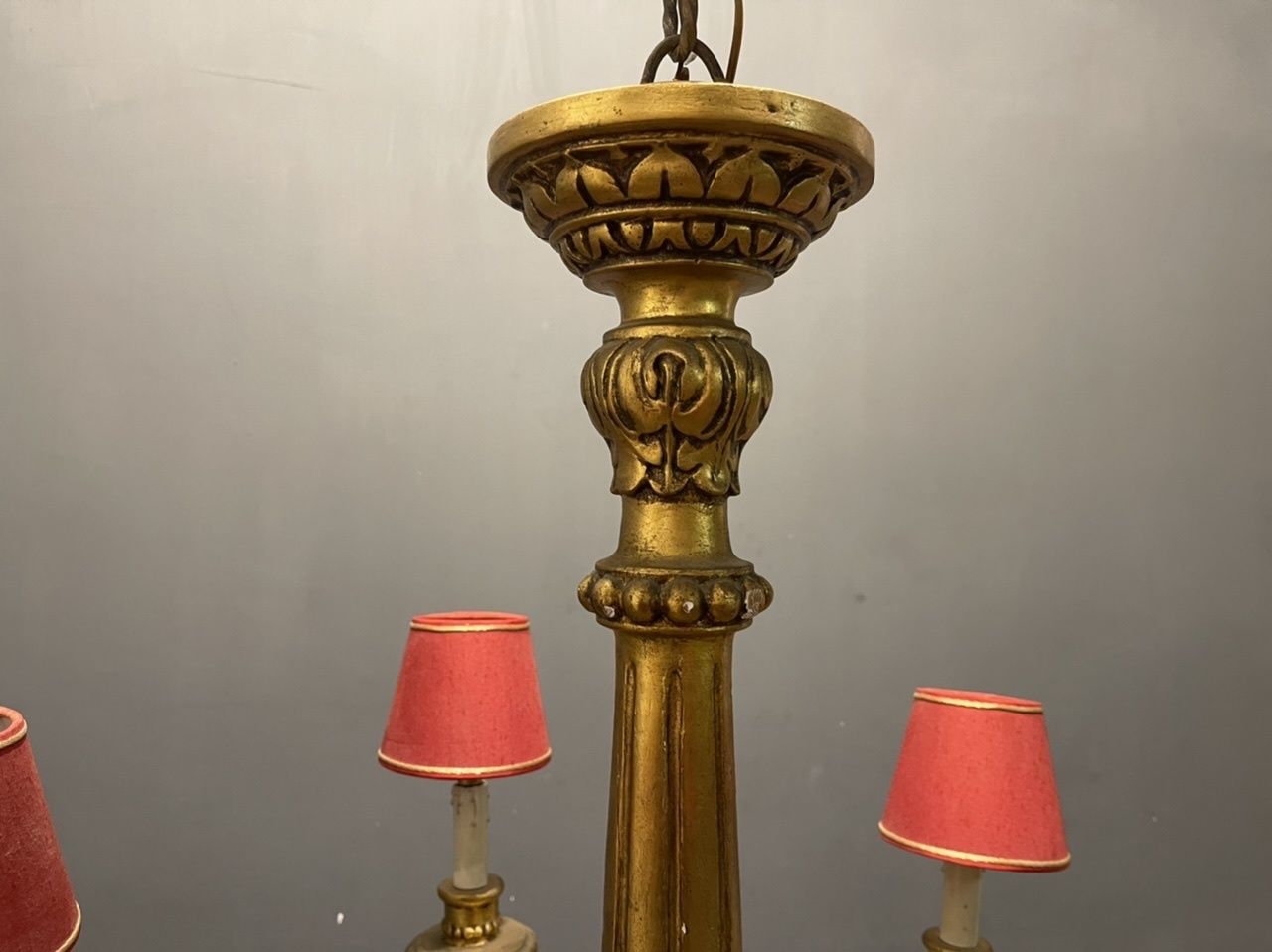 photo vinterior Italian Large Gold Gilded Wooden Chandelier
