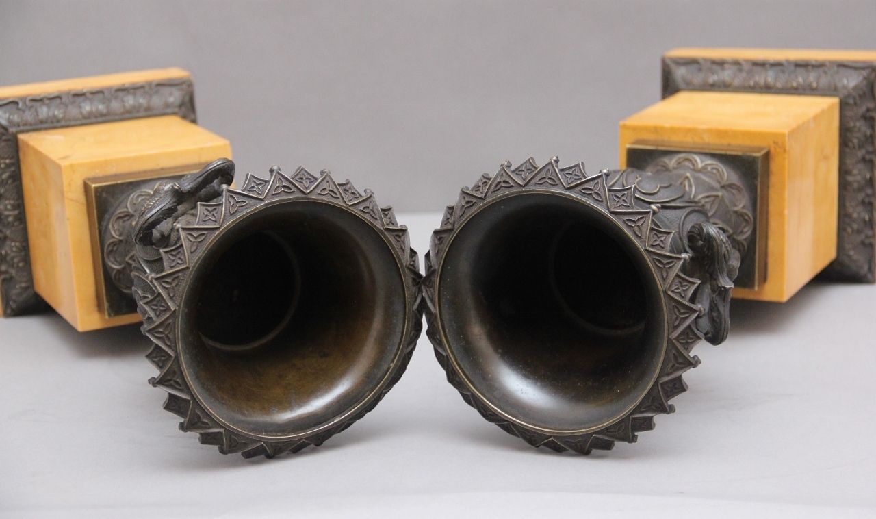 Pair Of Early 19th Century Bronze Urns photo vinterior